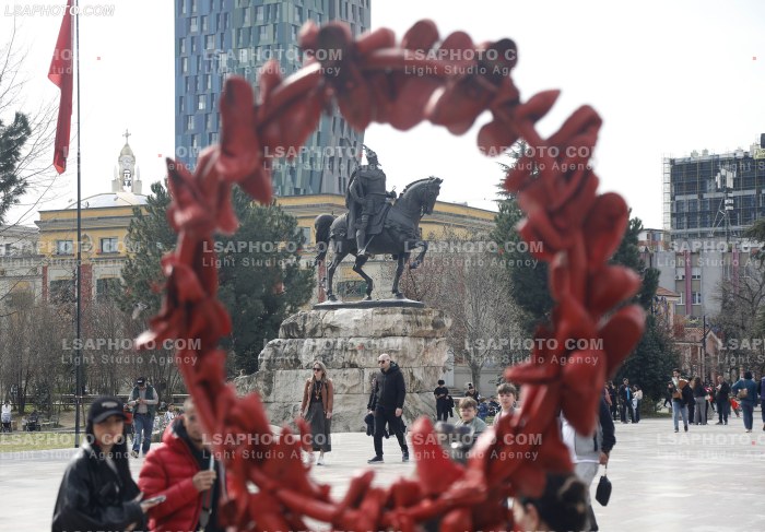 8 Marsi ne Tirane