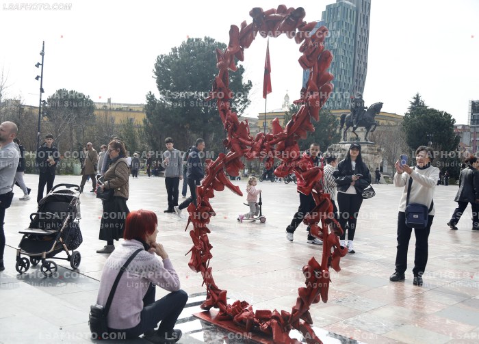 8 Marsi ne Tirane