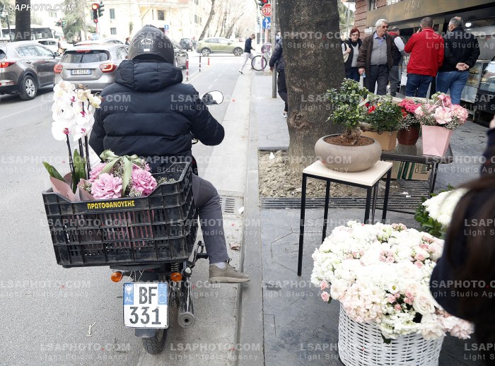 8 Marsi ne Tirane