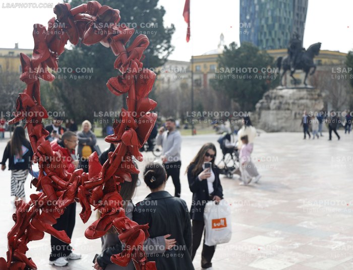 8 Marsi ne Tirane