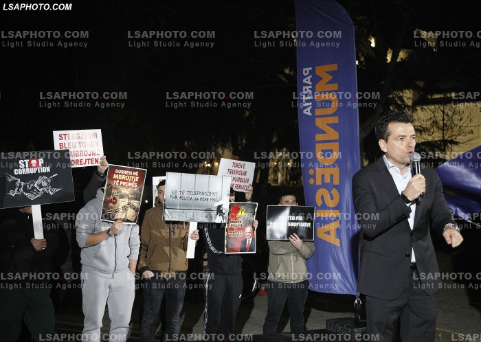 Proteste e Partise Mundesia