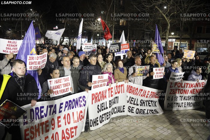 Proteste e Partise Mundesia
