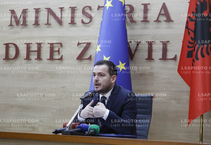 Konference e ministrit Andis Salla