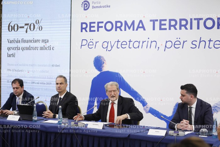Takim i PD per reformen territoriale