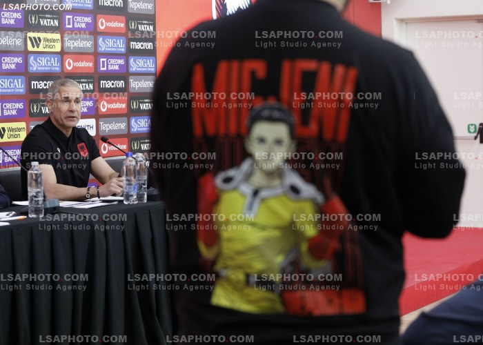 Sylvinho ne konference per shtyp