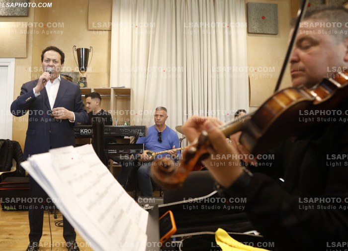Njoftim per koncert recital i kengetarit Gezim Nika