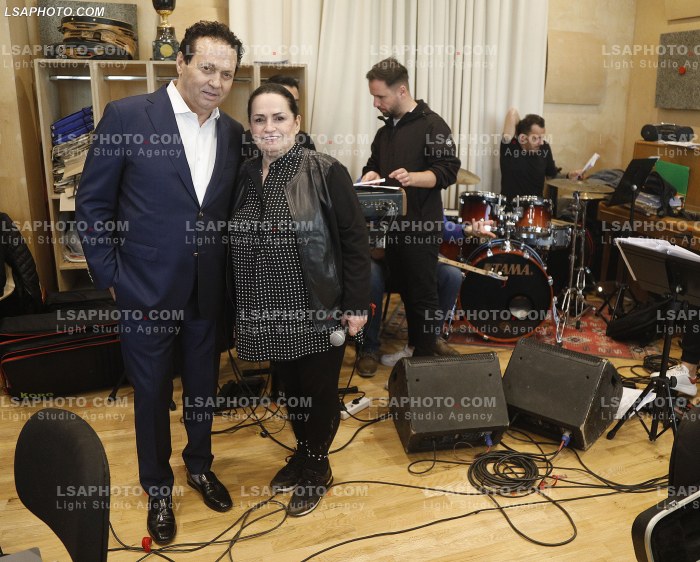 Njoftim per koncert recital i kengetarit Gezim Nika
