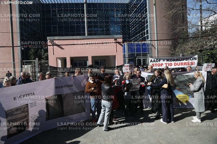 Proteste kunder TID Durres