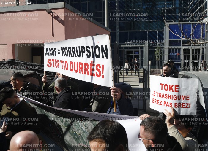 Proteste kunder TID Durres