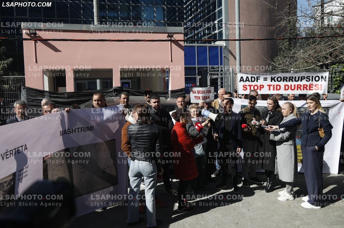 Proteste kunder TID Durres