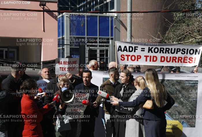 Proteste kunder TID Durres