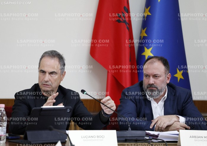 Mbledhje e komisionit per reformen territoriale