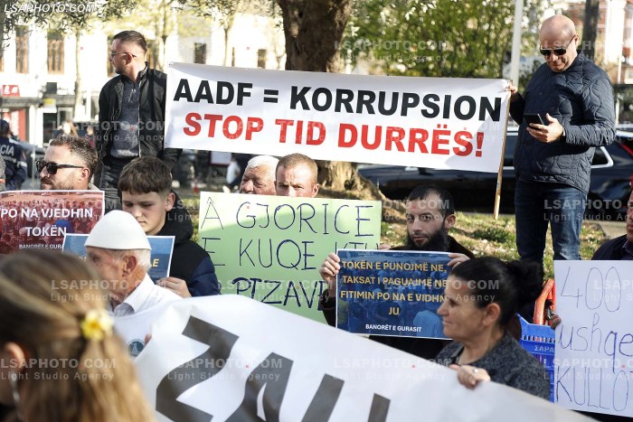 Proteste kunder TID Durres