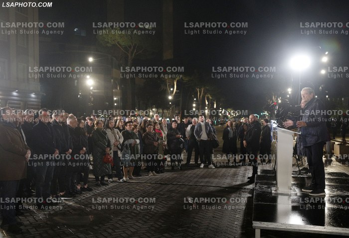Proteste e PD para Kryeministrise
