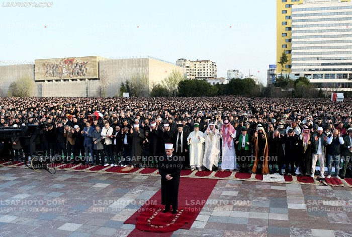Bajrami ne Tirane