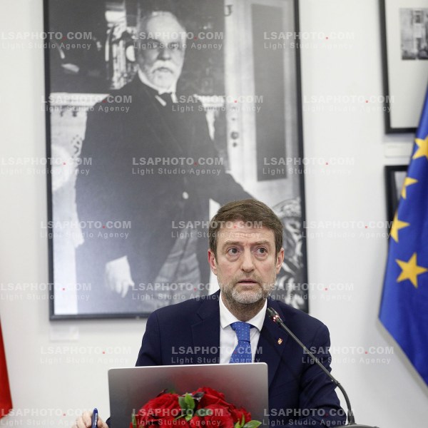 HOXHA PER INTEGRIMIN EUROPIAN