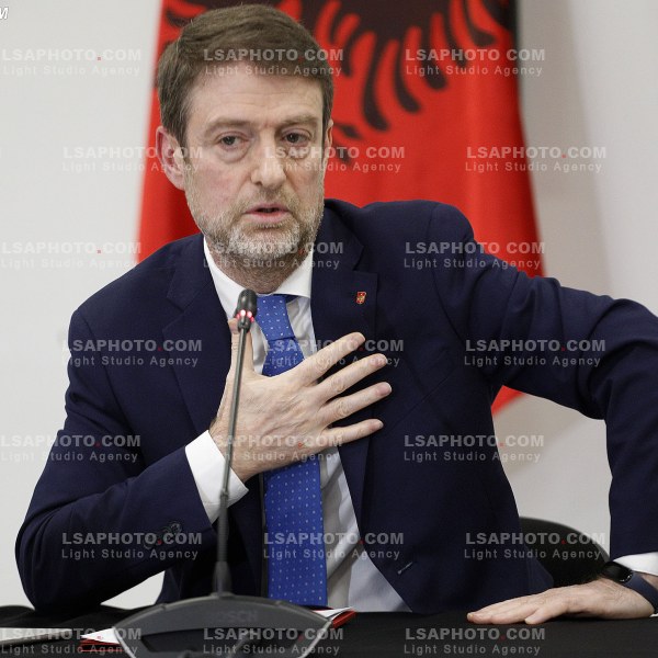 HOXHA PER INTEGRIMIN EUROPIAN
