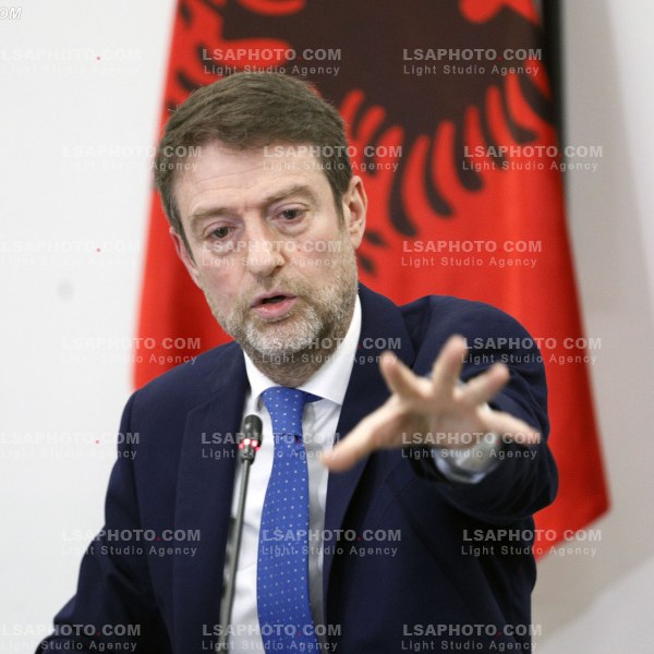 HOXHA PER INTEGRIMIN EUROPIAN
