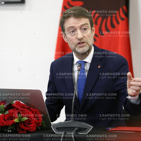 HOXHA PER INTEGRIMIN EUROPIAN