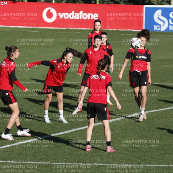 WOMEN NATIONAL FOOTBALL TEAM IN A TRAINING SESSION