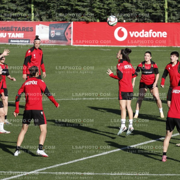 KOMBETARJA E FUTBOLLIT TE FEMRAVE STERVITJE PERPARA NDESHJES ME UELLSIN