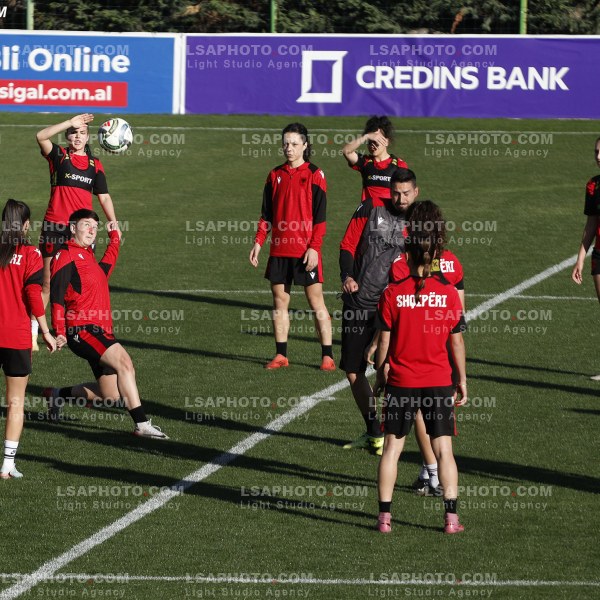KOMBETARJA E FUTBOLLIT TE FEMRAVE STERVITJE PERPARA NDESHJES ME UELLSIN