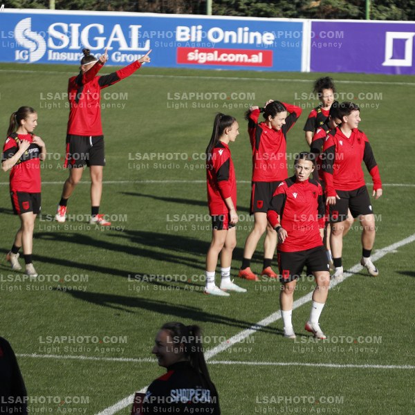 KOMBETARJA E FUTBOLLIT TE FEMRAVE STERVITJE PERPARA NDESHJES ME UELLSIN