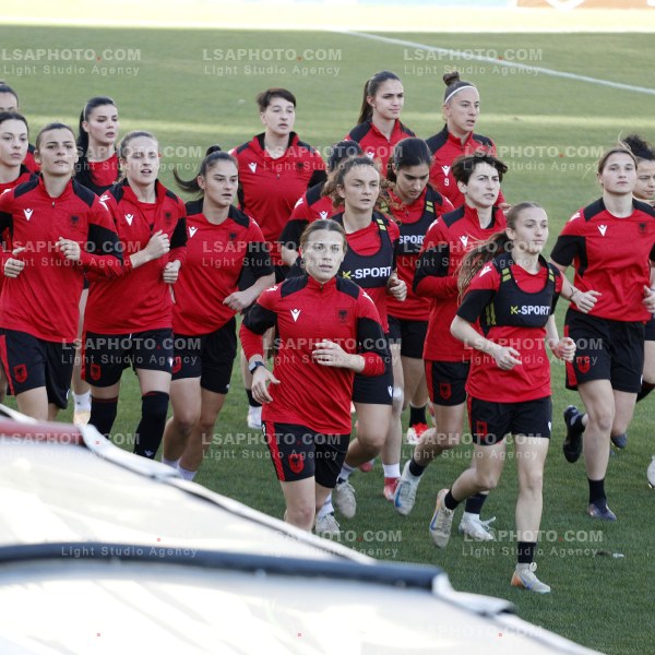 KOMBETARJA E FUTBOLLIT TE FEMRAVE STERVITJE PERPARA NDESHJES ME UELLSIN