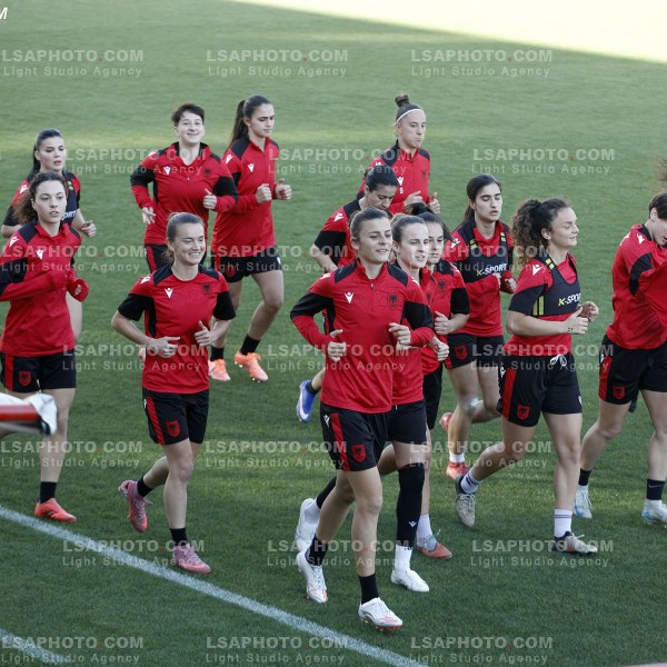 KOMBETARJA E FUTBOLLIT TE FEMRAVE STERVITJE PERPARA NDESHJES ME UELLSIN