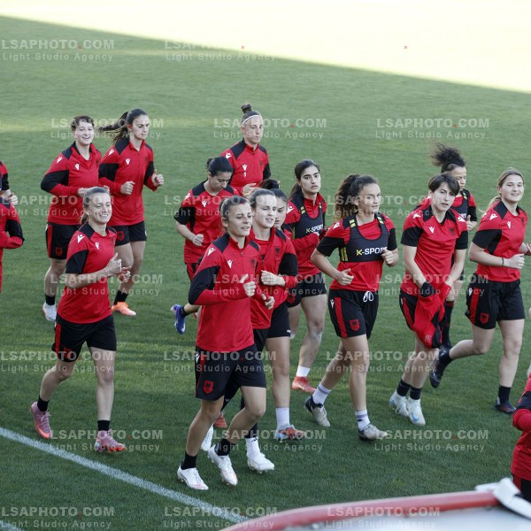 KOMBETARJA E FUTBOLLIT TE FEMRAVE STERVITJE PERPARA NDESHJES ME UELLSIN