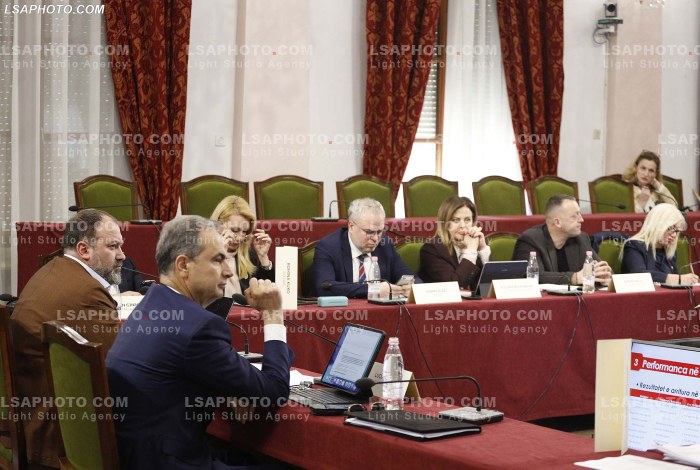 Mbledhje e komisionit per reformen territoriale