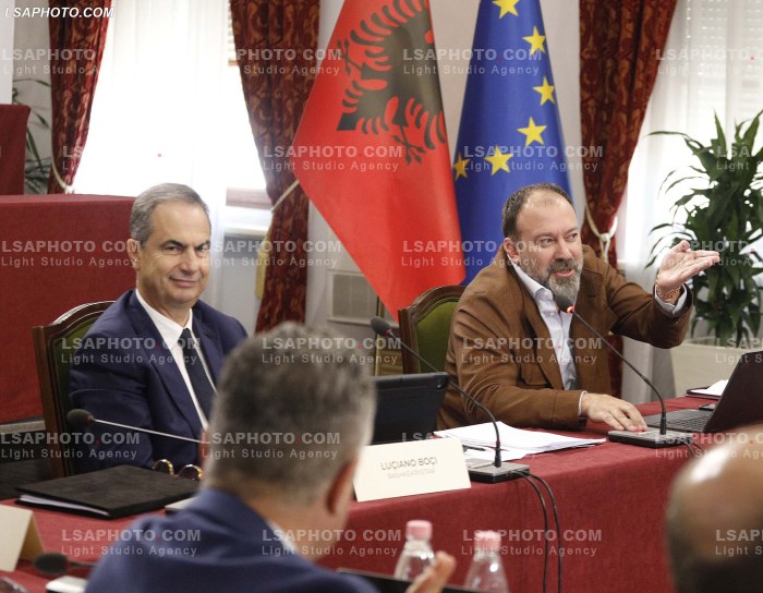 Mbledhje e komisionit per reformen territoriale