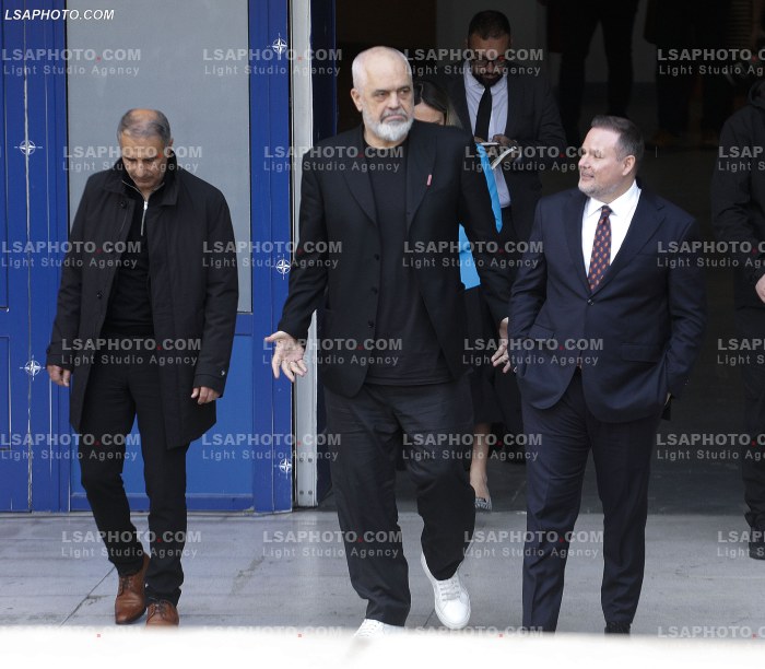 Rama takohet me Kryetaret e Bashkise ne Pallatin e Kongreseve