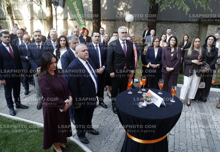 King's Day ne Tirane