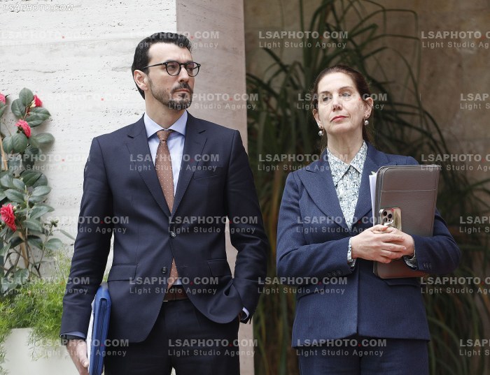 Ministra pas mbledhjes se qeverise
