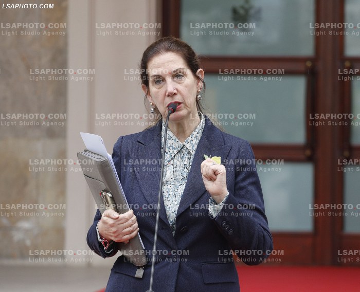 Ministra pas mbledhjes se qeverise