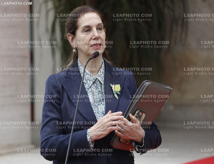 Ministra pas mbledhjes se qeverise