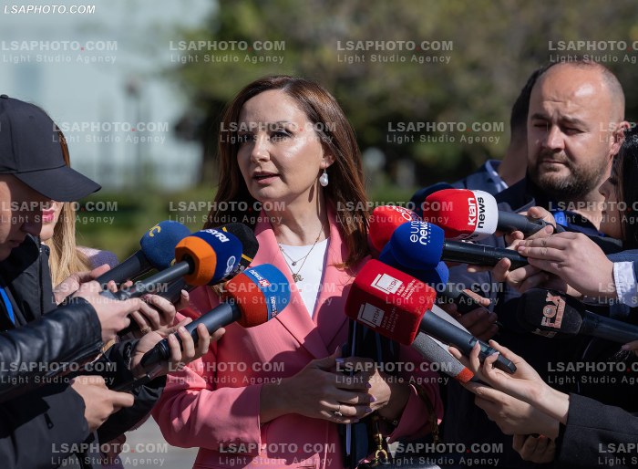 Deputete dhe Ministra jashte parlamenti