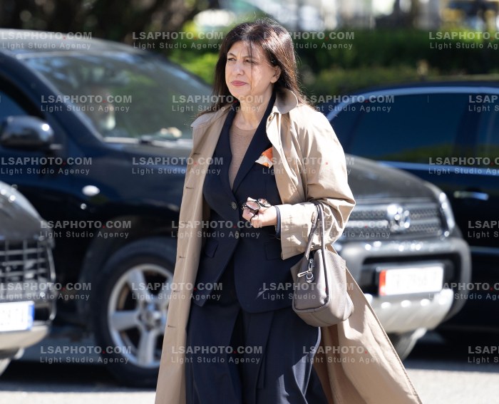Deputete dhe Ministra jashte parlamenti