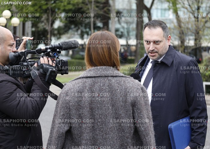 Ministra dhe deputete jashte parlamenti