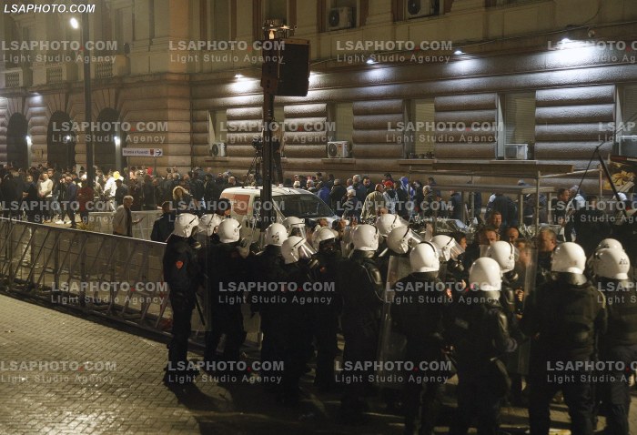 Proteste e PD para Kryeministrise