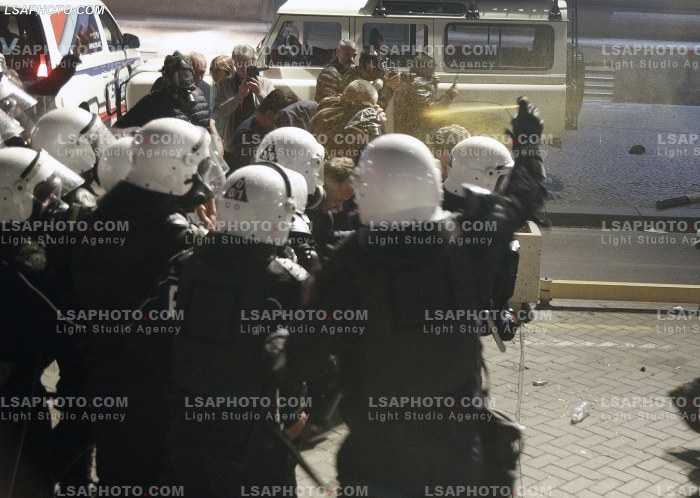Proteste e PD para Kryeministrise