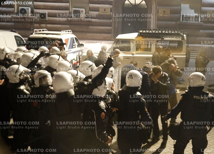 Proteste e PD para Kryeministrise