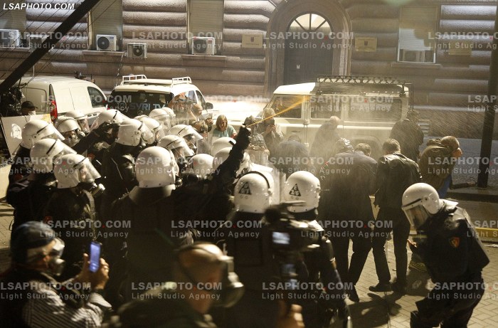Proteste e PD para Kryeministrise
