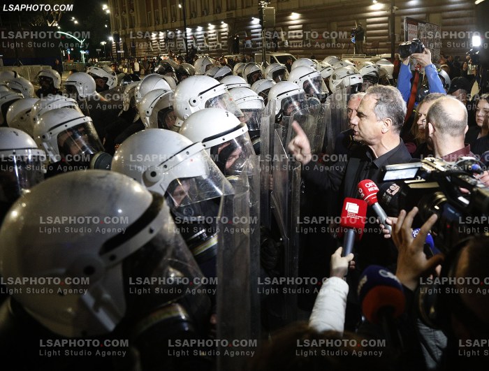 Proteste e PD para Kryeministrise