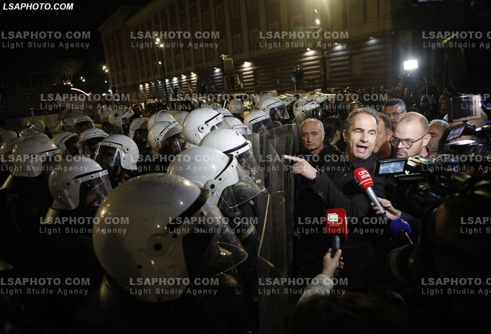 Proteste e PD para Kryeministrise