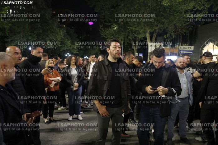 Proteste e PD para Kryeministrise