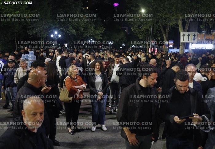 Proteste e PD para Kryeministrise