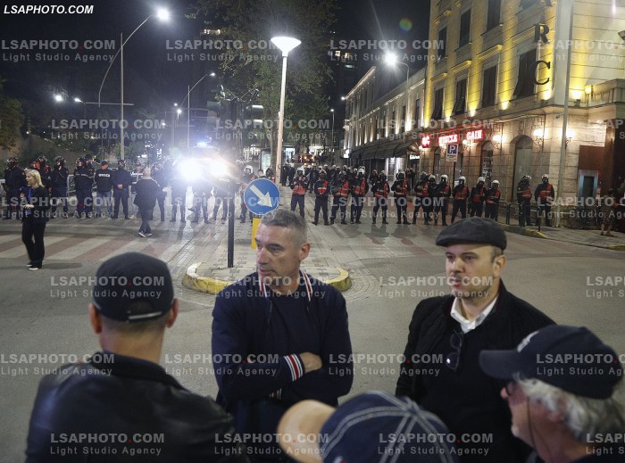 Proteste e PD para Kryeministrise