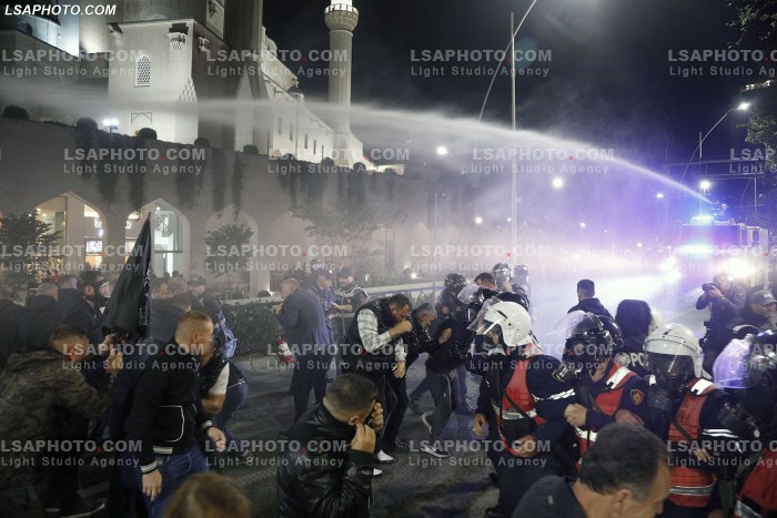 Proteste e PD para Kryeministrise